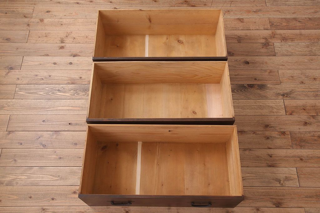 アンティーク家具　前面檜材　シンプルなアンティーク衣装箪笥