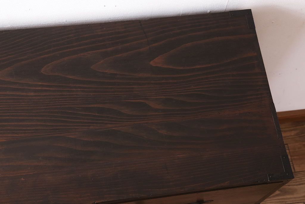 アンティーク家具　前面檜材　シンプルなアンティーク衣装箪笥