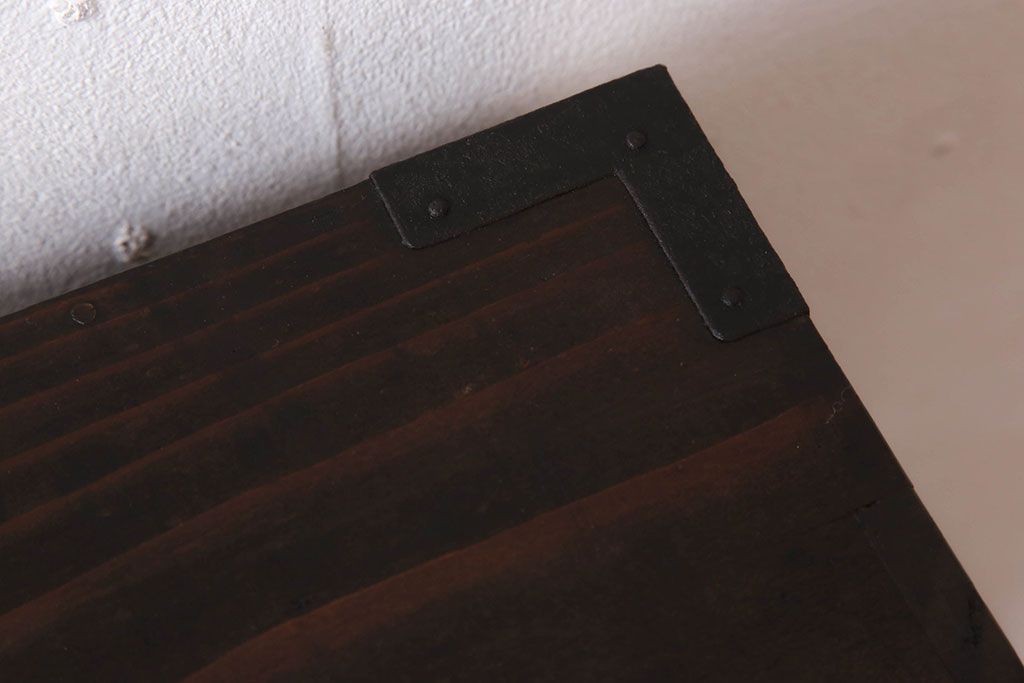 アンティーク家具　前面檜材　シンプルなアンティーク衣装箪笥