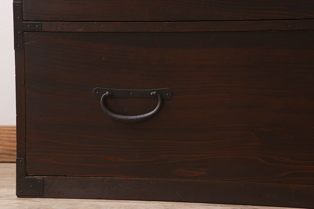 アンティーク家具　前面檜材　シンプルなアンティーク衣装箪笥