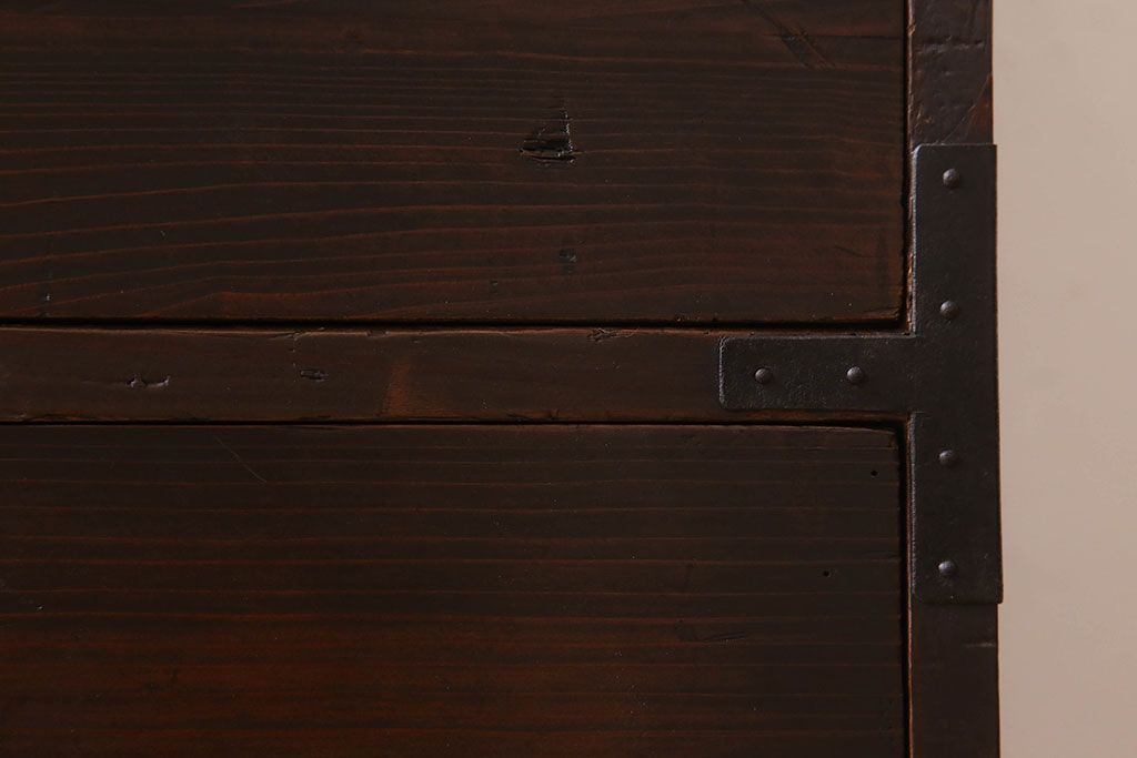 アンティーク家具　前面檜材　シンプルなアンティーク衣装箪笥