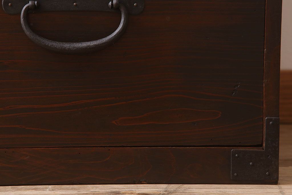 アンティーク家具　前面檜材　シンプルなアンティーク衣装箪笥