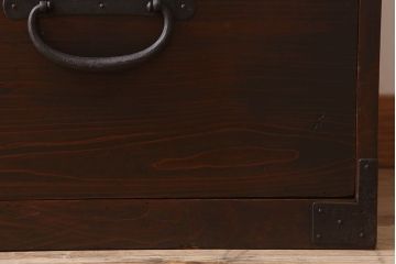 アンティーク家具　前面檜材　シンプルなアンティーク衣装箪笥