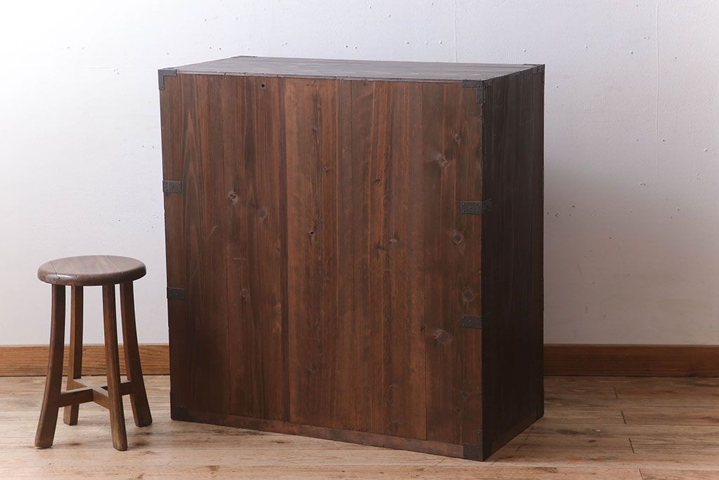 アンティーク家具　前面檜材　シンプルなアンティーク衣装箪笥