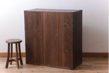 アンティーク家具　前面檜材　シンプルなアンティーク衣装箪笥