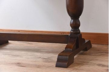 ヴィンテージ家具　イギリスビンテージ　オーク材!ブルボーズレッグのエクステンションダイニングテーブル