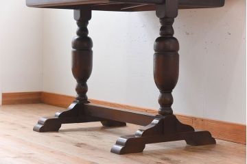 ヴィンテージ家具　イギリスビンテージ　オーク材!ブルボーズレッグのエクステンションダイニングテーブル
