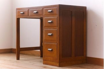 アンティーク家具　古い栓材製のシンプルなアンティーク薄型片袖机