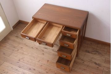 アンティーク家具　古い栓材製のシンプルなアンティーク薄型片袖机