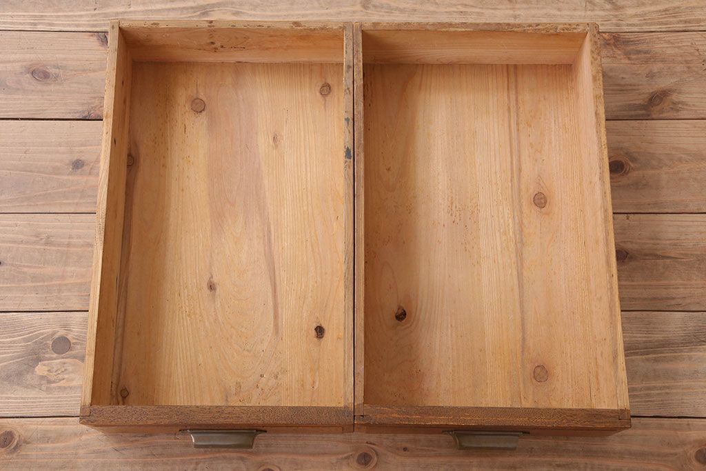 アンティーク家具　古い栓材製のシンプルなアンティーク薄型片袖机