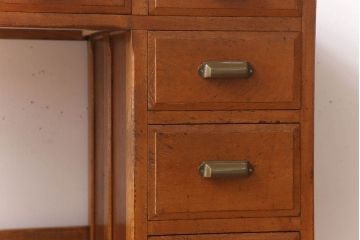 アンティーク家具　古い栓材製のシンプルなアンティーク薄型片袖机