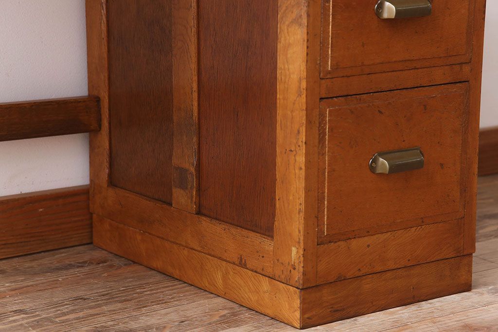 アンティーク家具　古い栓材製のシンプルなアンティーク薄型片袖机