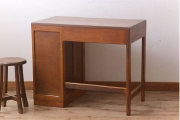 アンティーク家具　古い栓材製のシンプルなアンティーク薄型片袖机