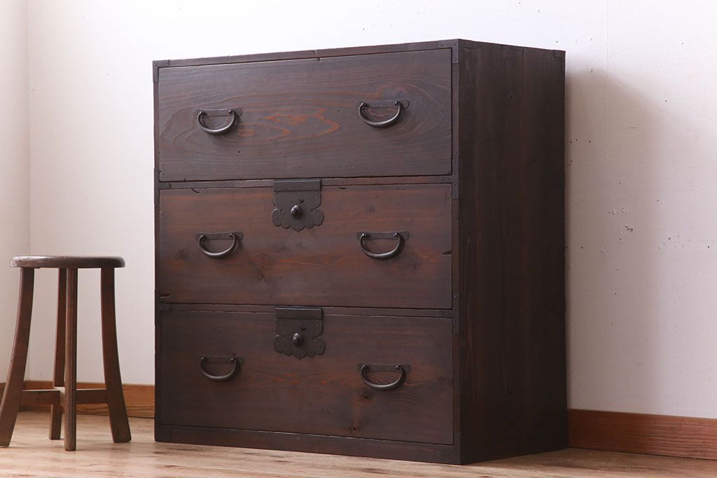 アンティーク家具　前面檜材　シンプルなアンティーク衣装箪笥(チェスト)(1)