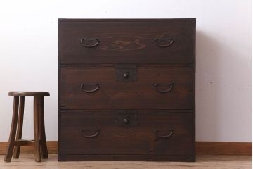 アンティーク家具　前面檜材　シンプルなアンティーク衣装箪笥(チェスト)(1)