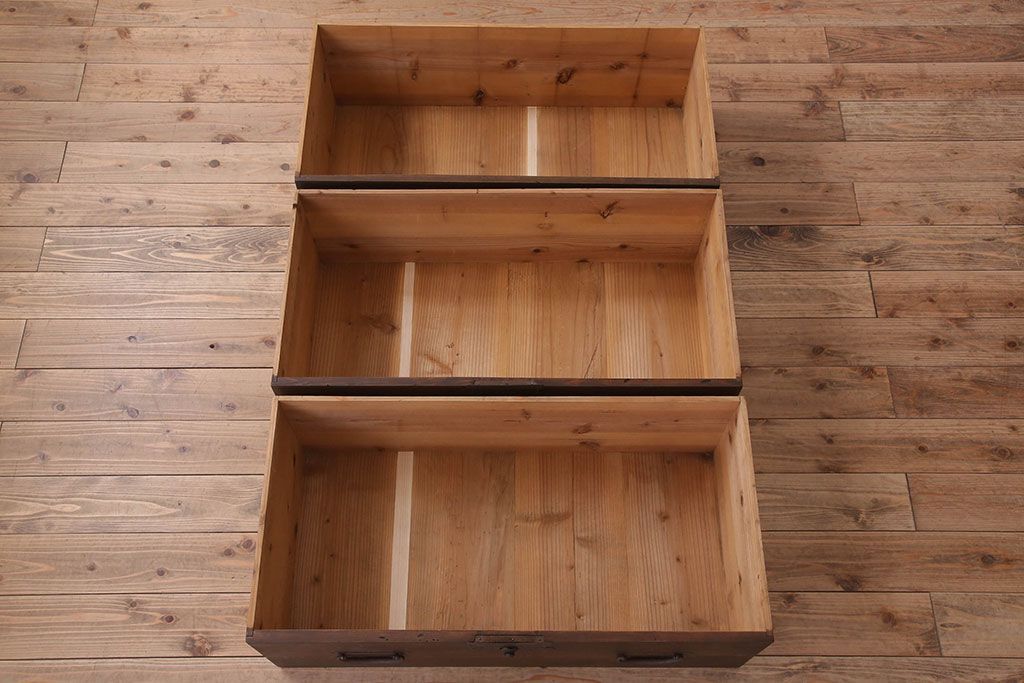 アンティーク家具　前面檜材　シンプルなアンティーク衣装箪笥(チェスト)(1)