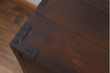 アンティーク家具　前面檜材　シンプルなアンティーク衣装箪笥(チェスト)(1)