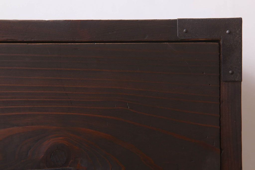 アンティーク家具　前面檜材　シンプルなアンティーク衣装箪笥(チェスト)(1)