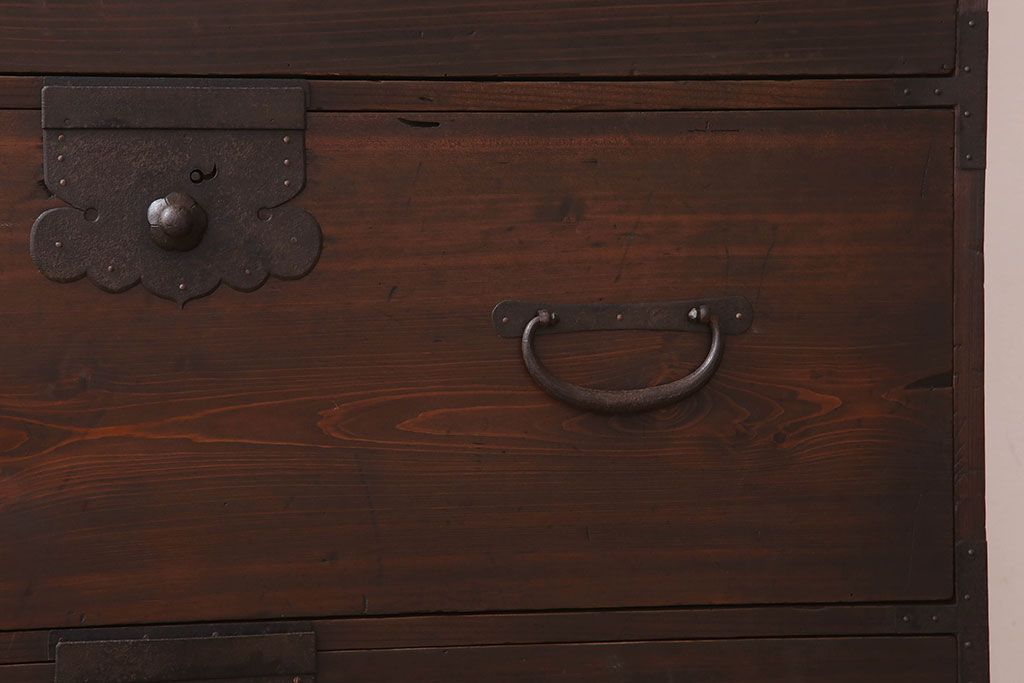 アンティーク家具　前面檜材　シンプルなアンティーク衣装箪笥(チェスト)(1)