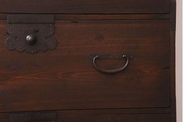 アンティーク家具　前面檜材　シンプルなアンティーク衣装箪笥(チェスト)(1)