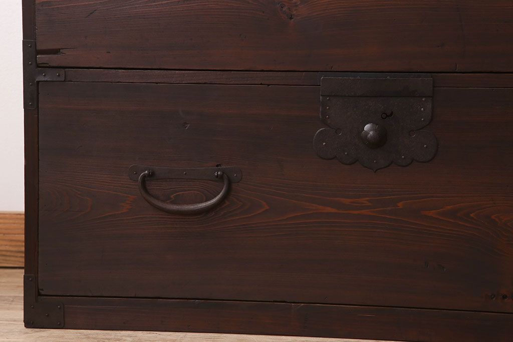 アンティーク家具　前面檜材　シンプルなアンティーク衣装箪笥(チェスト)(1)