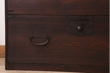 アンティーク家具　前面檜材　シンプルなアンティーク衣装箪笥(チェスト)(1)