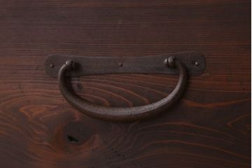 アンティーク家具　前面檜材　シンプルなアンティーク衣装箪笥(チェスト)(1)