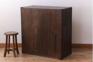 アンティーク家具　前面檜材　シンプルなアンティーク衣装箪笥(チェスト)(1)