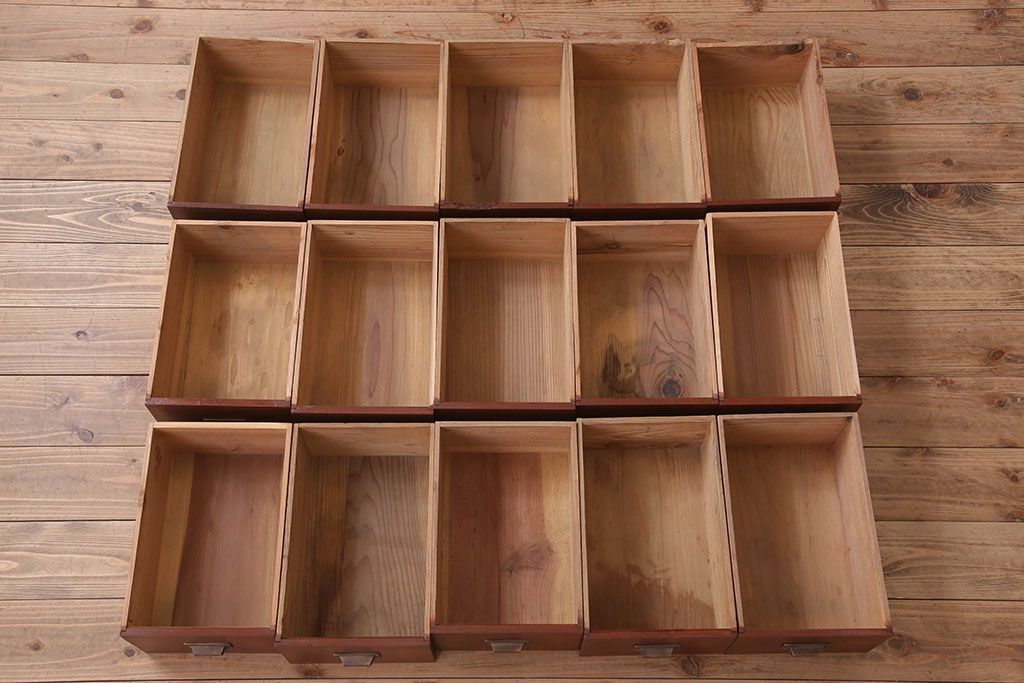 アンティーク家具　和製アンティーク　檜材製　古い木製の薬箪笥