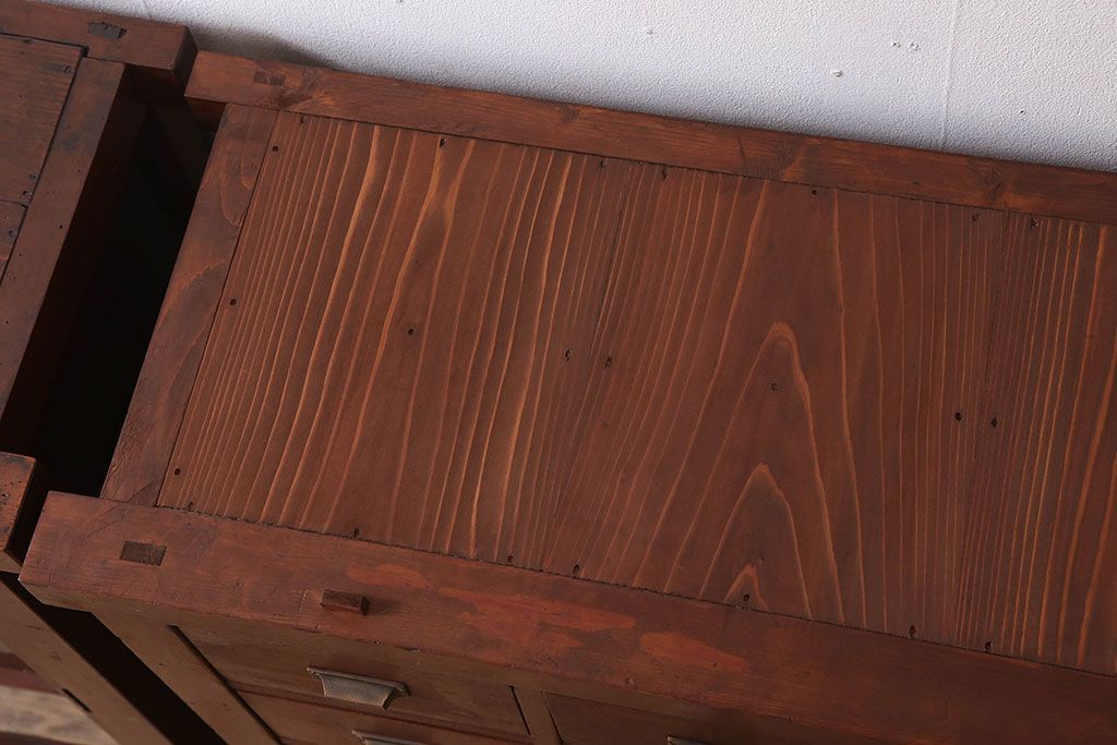 アンティーク家具　和製アンティーク　檜材製　古い木製の薬箪笥