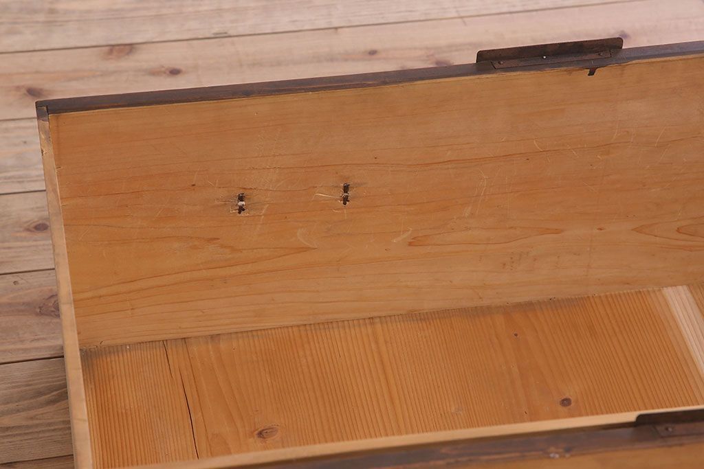 アンティーク家具　前面檜材　シンプルなアンティーク衣装箪笥(チェスト)(2)