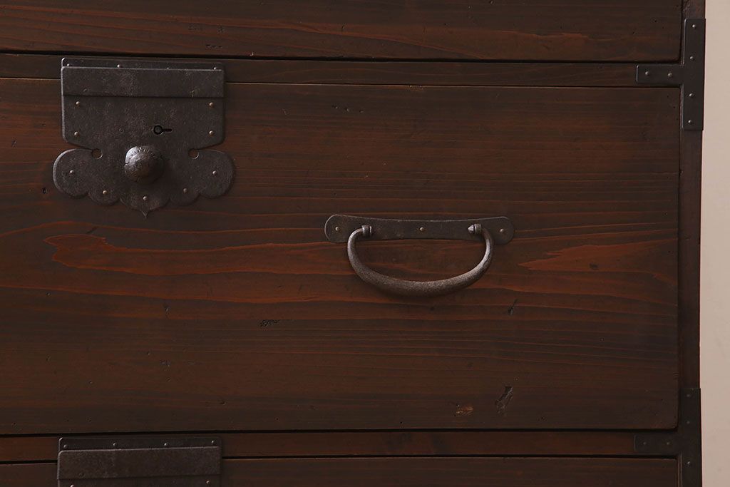 アンティーク家具　前面檜材　シンプルなアンティーク衣装箪笥(チェスト)(2)