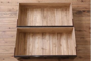 アンティーク家具　五丁引き　打ち出し金具　アンティーク　漆が美しい庄内箪笥