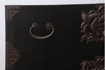 アンティーク家具　五丁引き　打ち出し金具　アンティーク　漆が美しい庄内箪笥