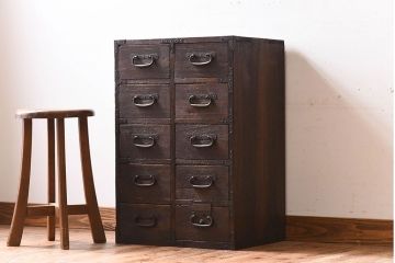 アンティーク家具　総桐材　金具付き!アンティーク縦型小引き出し