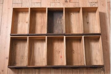 アンティーク家具　総桐材　金具付き!アンティーク縦型小引き出し