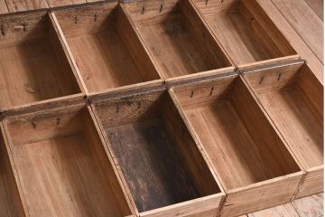 アンティーク家具　総桐材　金具付き!アンティーク縦型小引き出し