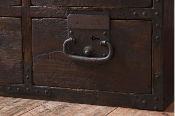 アンティーク家具　総桐材　金具付き!アンティーク縦型小引き出し