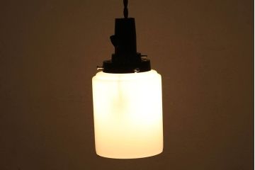 シンプルでおしゃれな古い吊り下げ天井照明