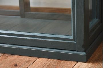 アンティーク家具　ブルーグリーンペイントの小さなガラスケース