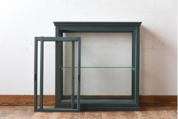 アンティーク家具　ブルーグリーンペイントの小さなガラスケース