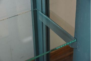 アンティーク家具　ブルーグリーンペイントの小さなガラスケース