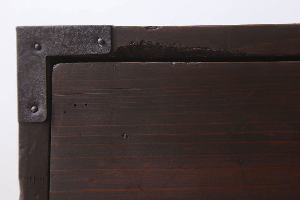アンティーク家具　前面檜材　シンプルなアンティーク衣装箪笥(チェスト)(3)