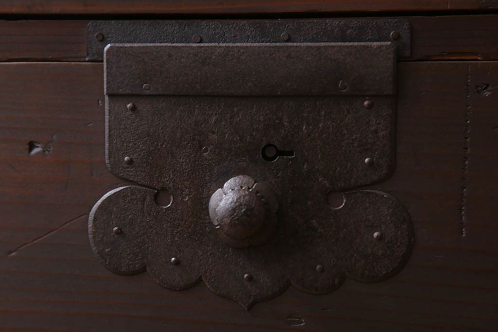 アンティーク家具　前面檜材　シンプルなアンティーク衣装箪笥(チェスト)(3)