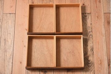 アンティーク家具　アンティーク　古い木製の小さな4杯小引き出し(2)