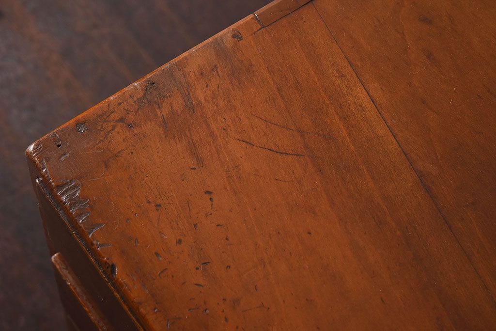 アンティーク家具　アンティーク　古い木製の小さな4杯小引き出し(2)