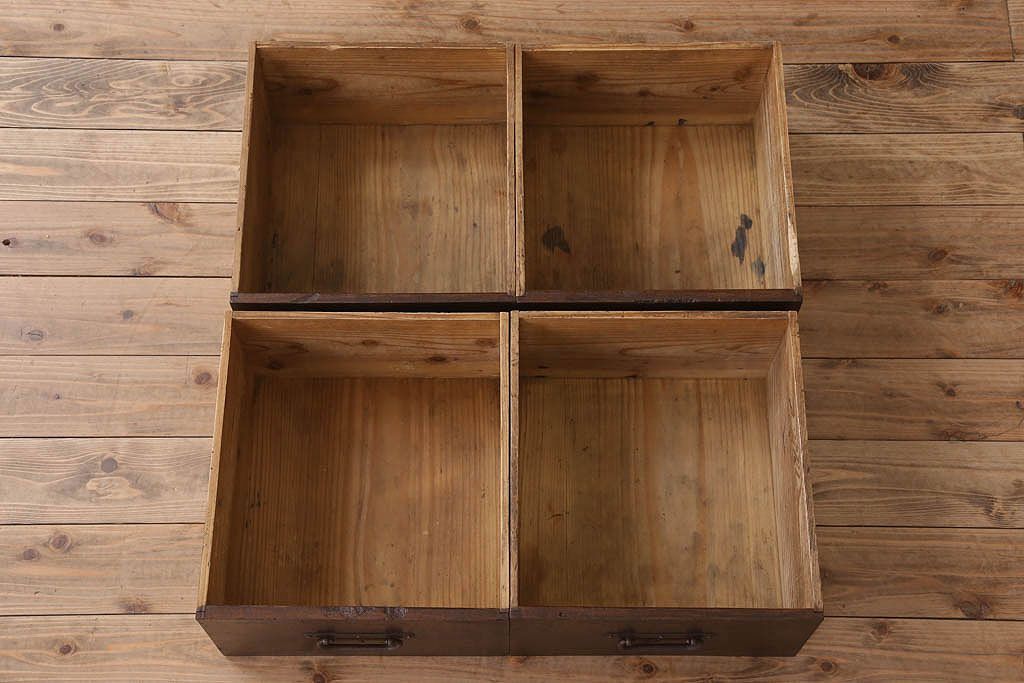 アンティーク家具　古民具・骨董　明治大正期　六尺　縦桟引き戸の重ね水屋箪笥