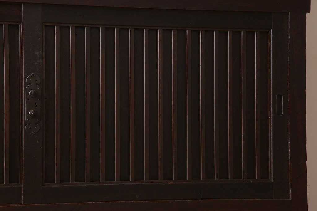 アンティーク家具　古民具・骨董　明治大正期　六尺　縦桟引き戸の重ね水屋箪笥