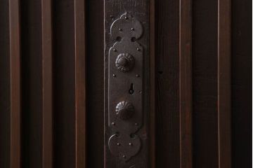 アンティーク家具　古民具・骨董　明治大正期　六尺　縦桟引き戸の重ね水屋箪笥