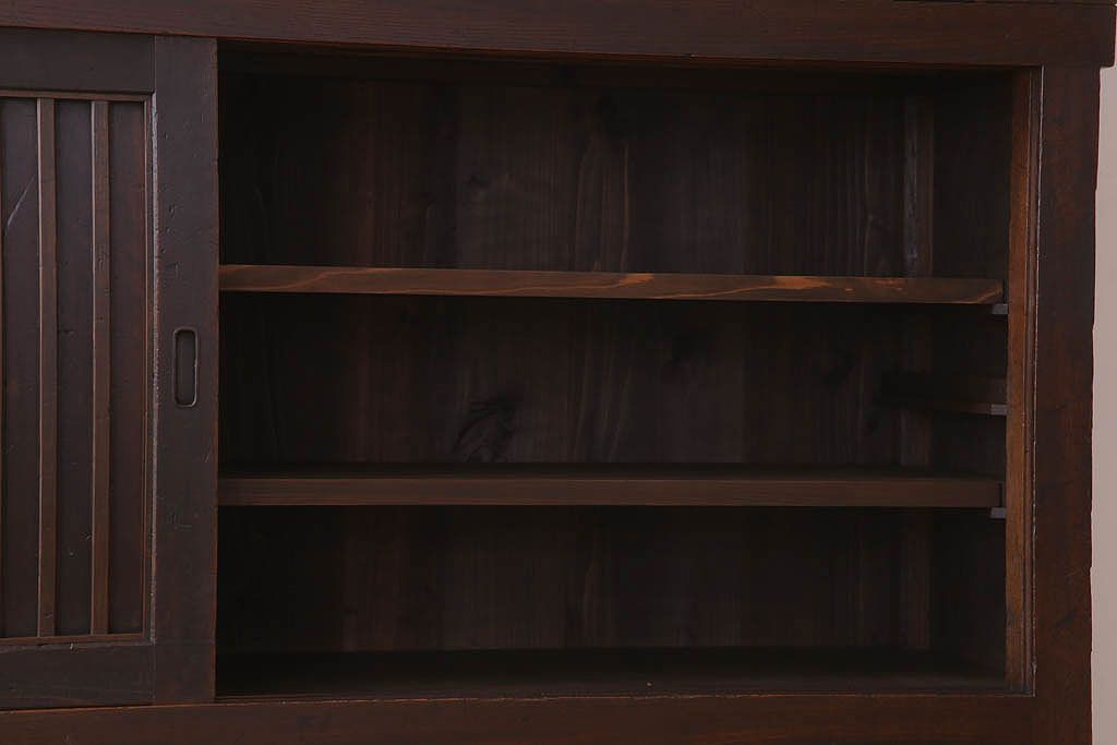 アンティーク家具　古民具・骨董　明治大正期　六尺　縦桟引き戸の重ね水屋箪笥